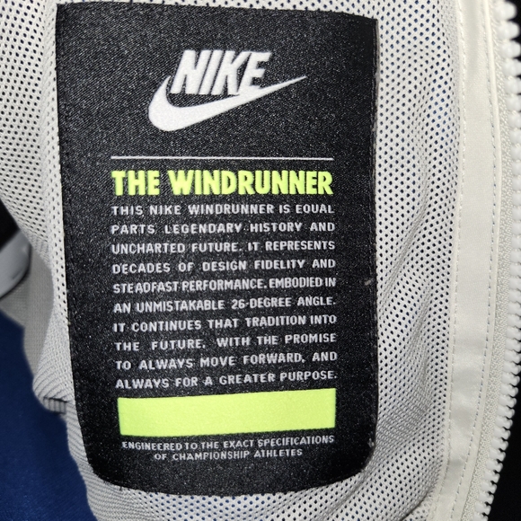 Nike Windrunner Jacket - Picture 9 of 13